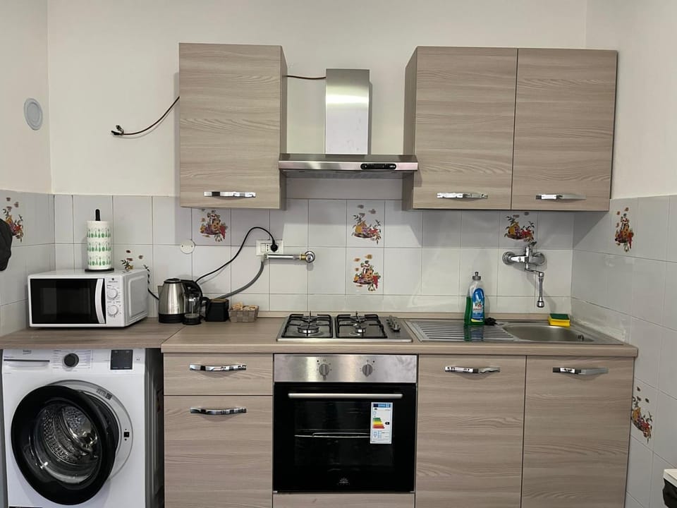 Room Yalda Bed and Breakfast in Genoa