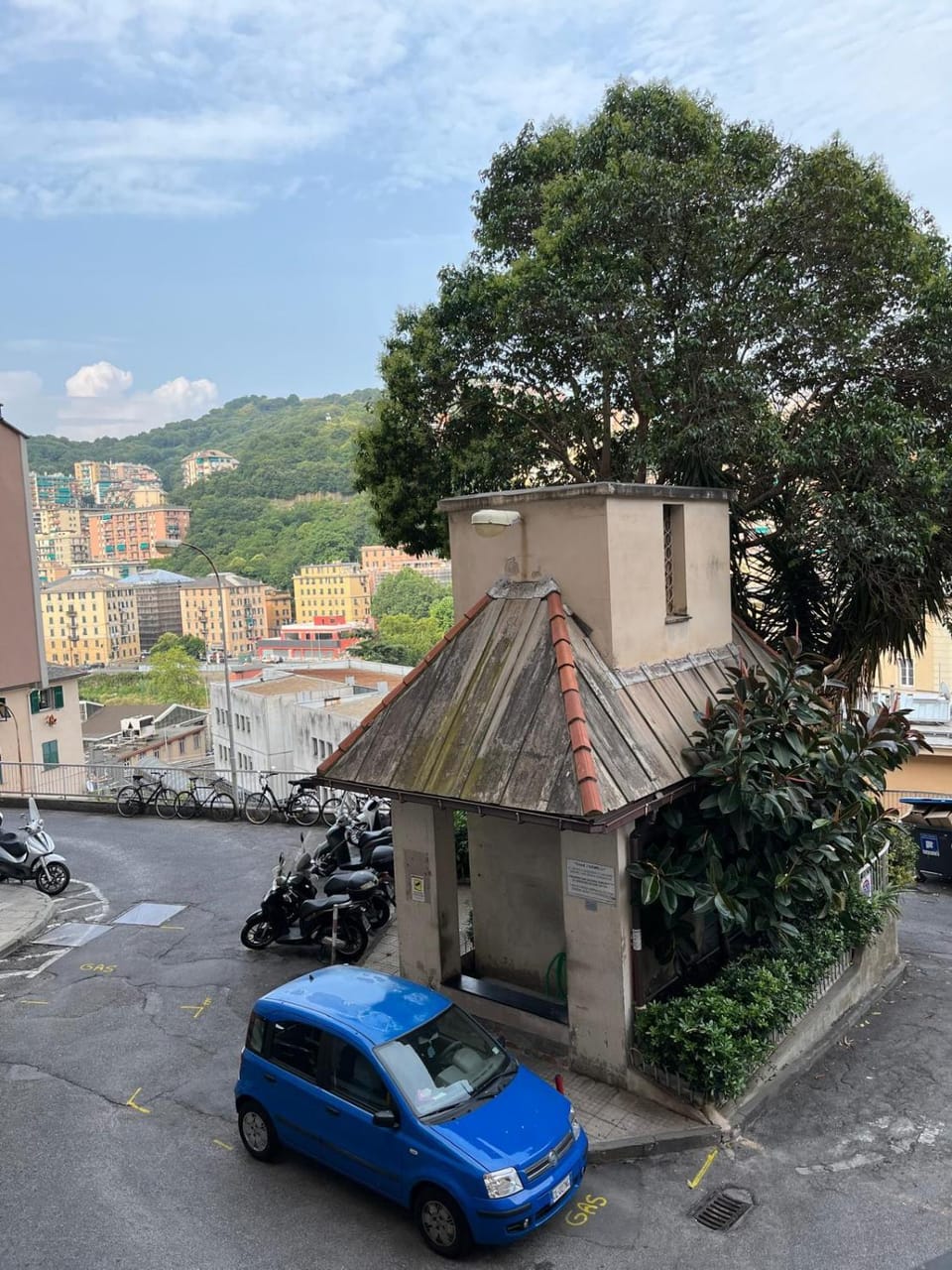 Room Yalda Bed and Breakfast in Genoa