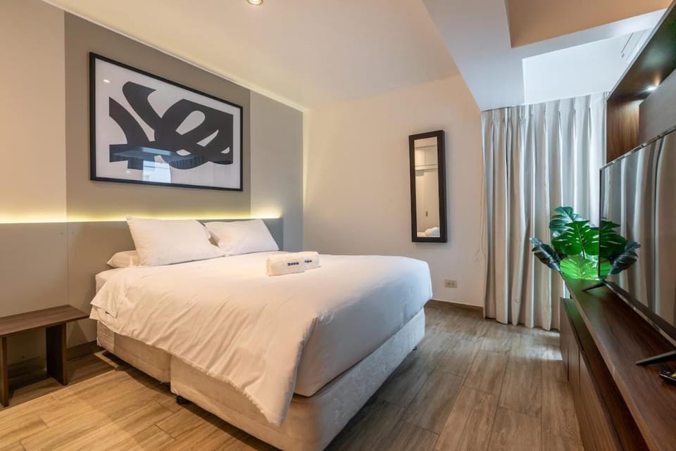 Bed, Photo of the whole room, Bedroom
