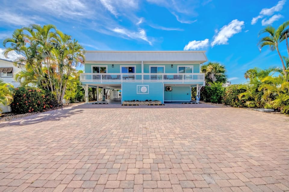 110 Bahia #2 Apartment in Estero Island