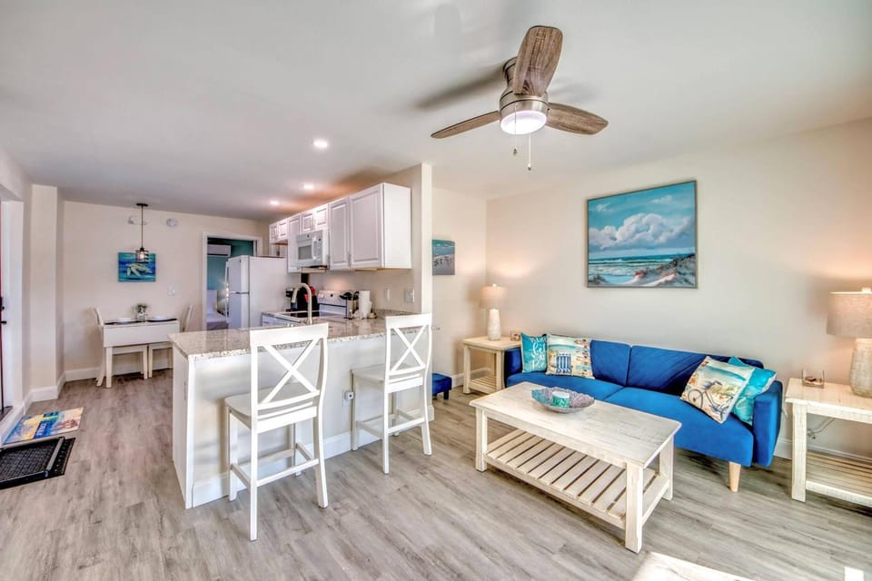 110 Bahia #2 Apartment in Estero Island