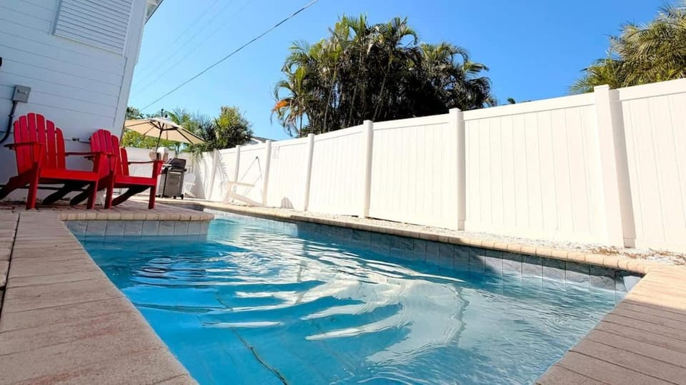 231 Pearl Street, short walk to the beach House in Estero Island