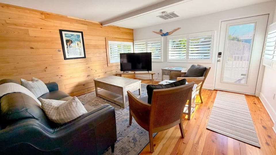 231 Pearl Street, short walk to the beach House in Estero Island