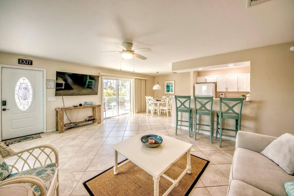 110 Bahia #3 Apartment in Estero Island