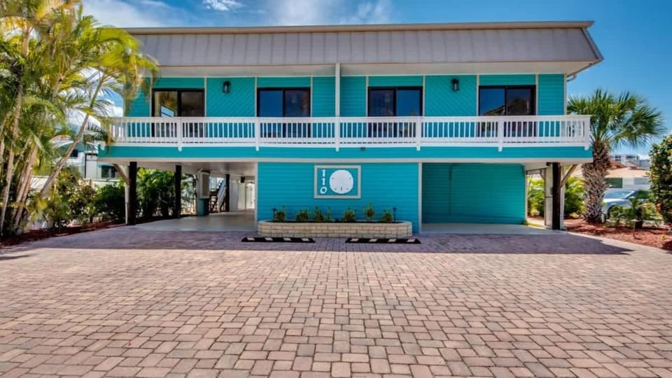 110 Bahia #3 Apartment in Estero Island