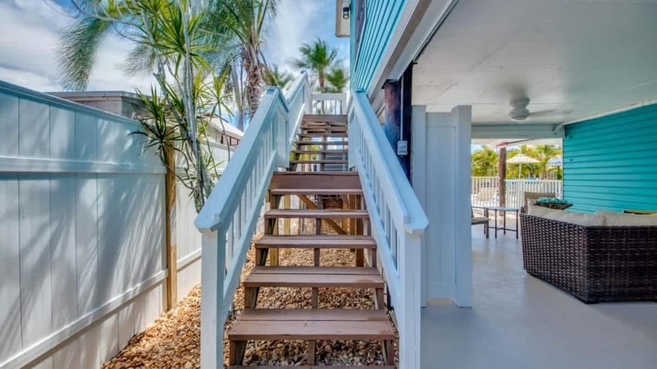 110 Bahia #3 Apartment in Estero Island