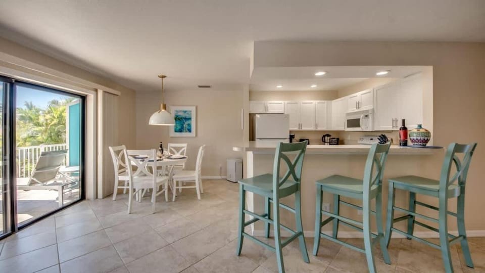 110 Bahia #3 Apartment in Estero Island