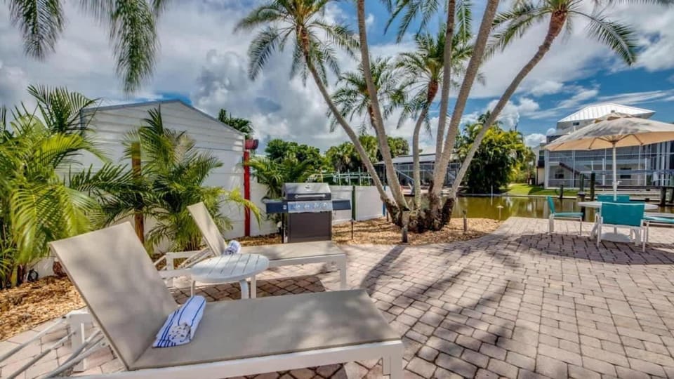 110 Bahia Via Complex House in Estero Island