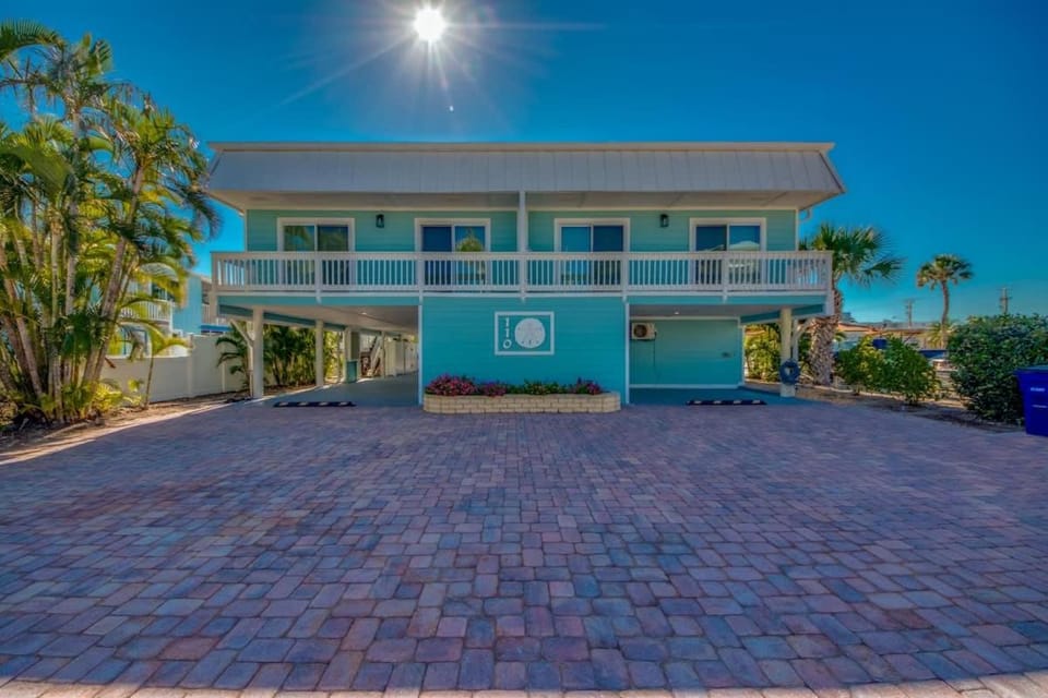 110 Bahia #4 Apartment in Estero Island
