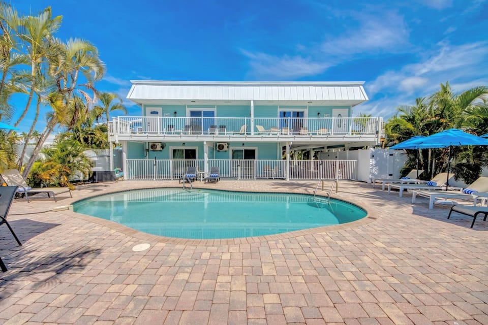 110 Bahia #4 Apartment in Estero Island