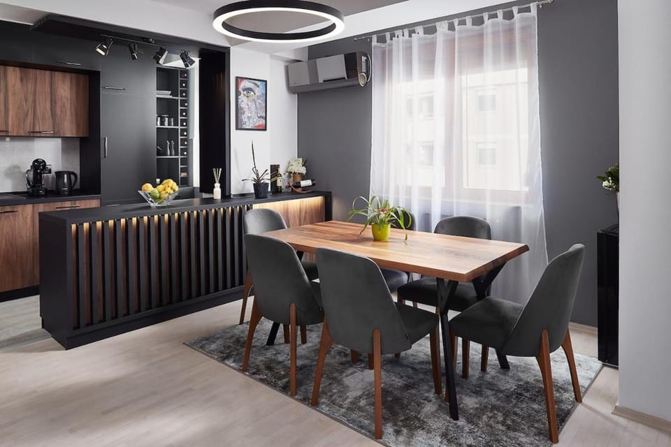 Seating area, Dining area