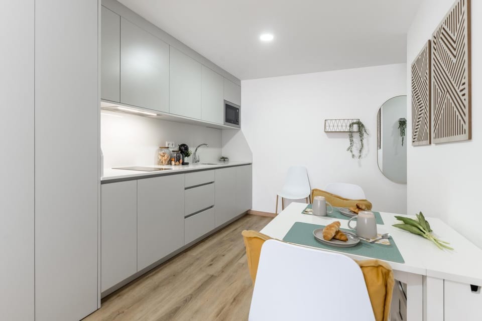 Kitchen or kitchenette, Decorative detail, Dining area
