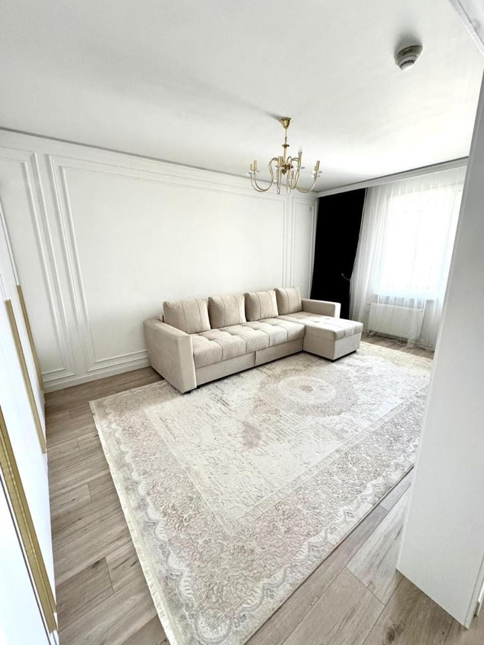 Bed, Living room, Seating area, Bedroom