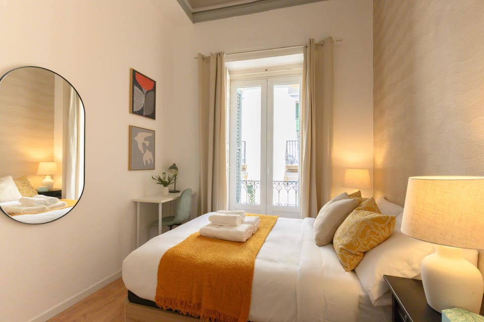 Apartamento de 1 dormitorio con balcón en el corazón de Madrid Temporal CER822 Apartment in Centro