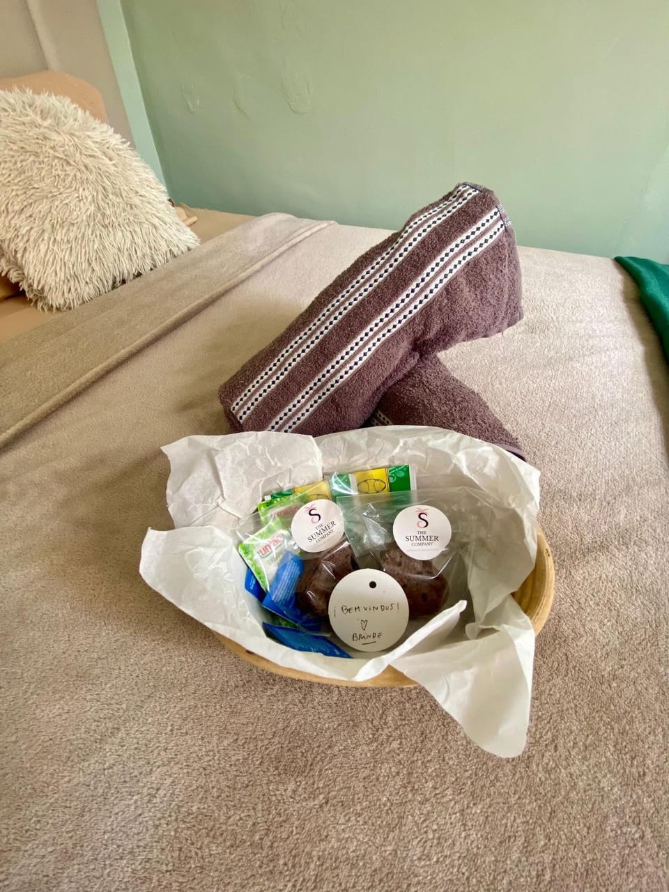 Quarto Charmoso em residência familiar a 1 quadra da praia Vacation rental in Rio de Janeiro