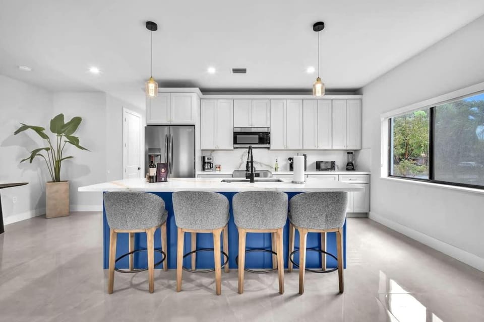 Casa Amoret - Brand New Family-Friendly Retreat Apartment in Miami