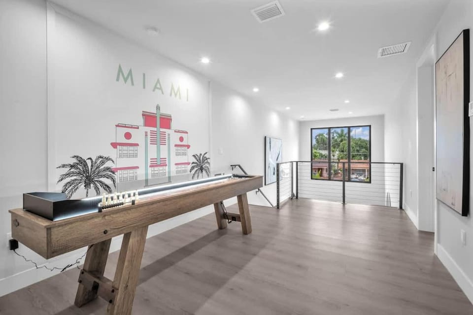 Casa Amoret - Brand New Family-Friendly Retreat Apartment in Miami