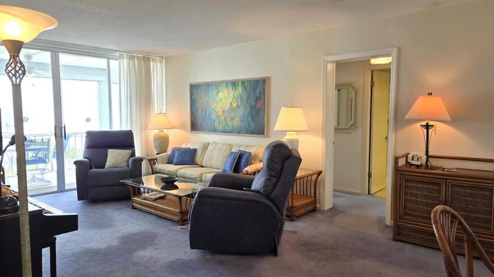 Island Reef Condo Club #501 House in Estero Island