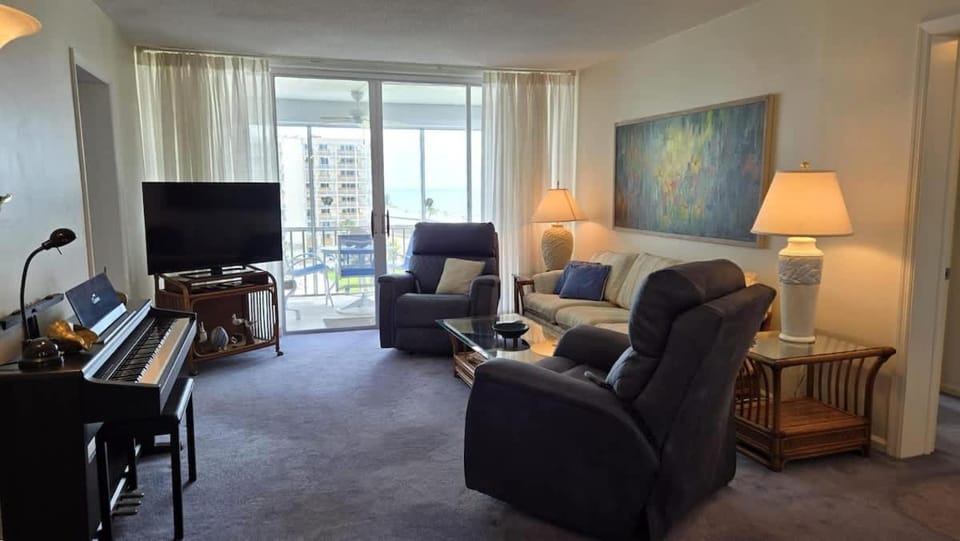 Island Reef Condo Club #501 House in Estero Island