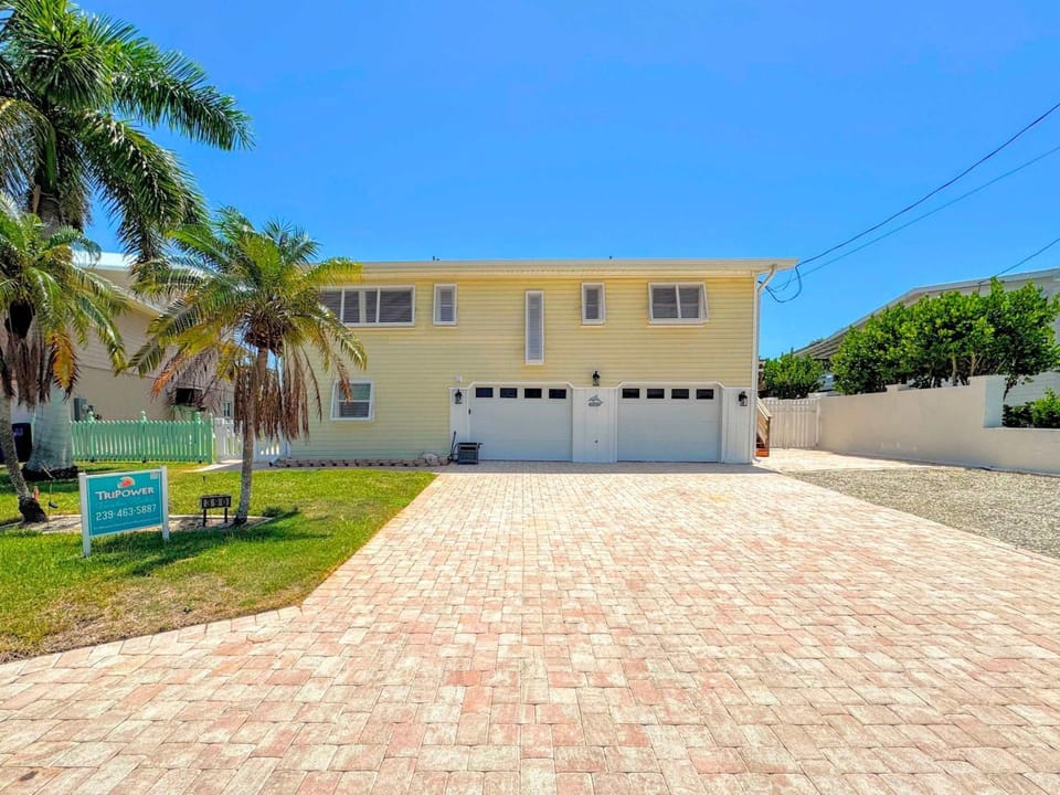 390 Bayland House in Estero Island