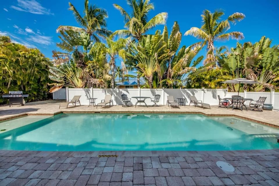 190 Aberdeen House in Estero Island