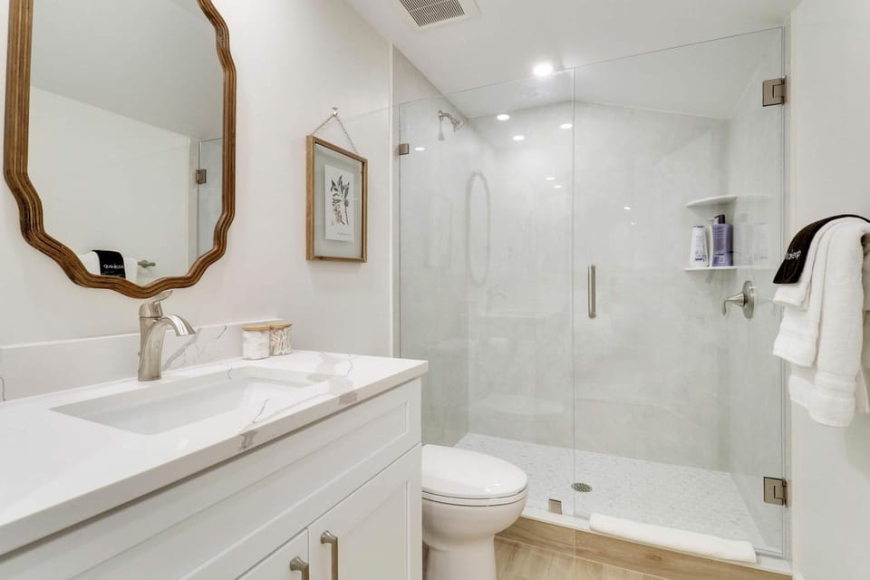 New Downtown Cottage on Camden #1 Apartment in Stuart