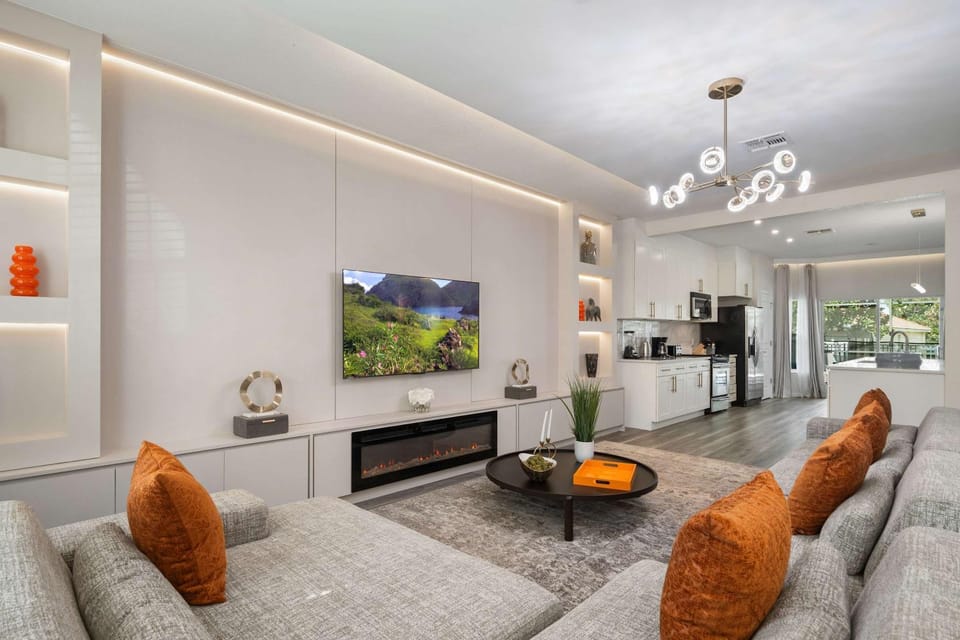 2540HS 6Bedrooms Disney Villa Sleeps 20 with Pool & Spa House in Windsor Hills