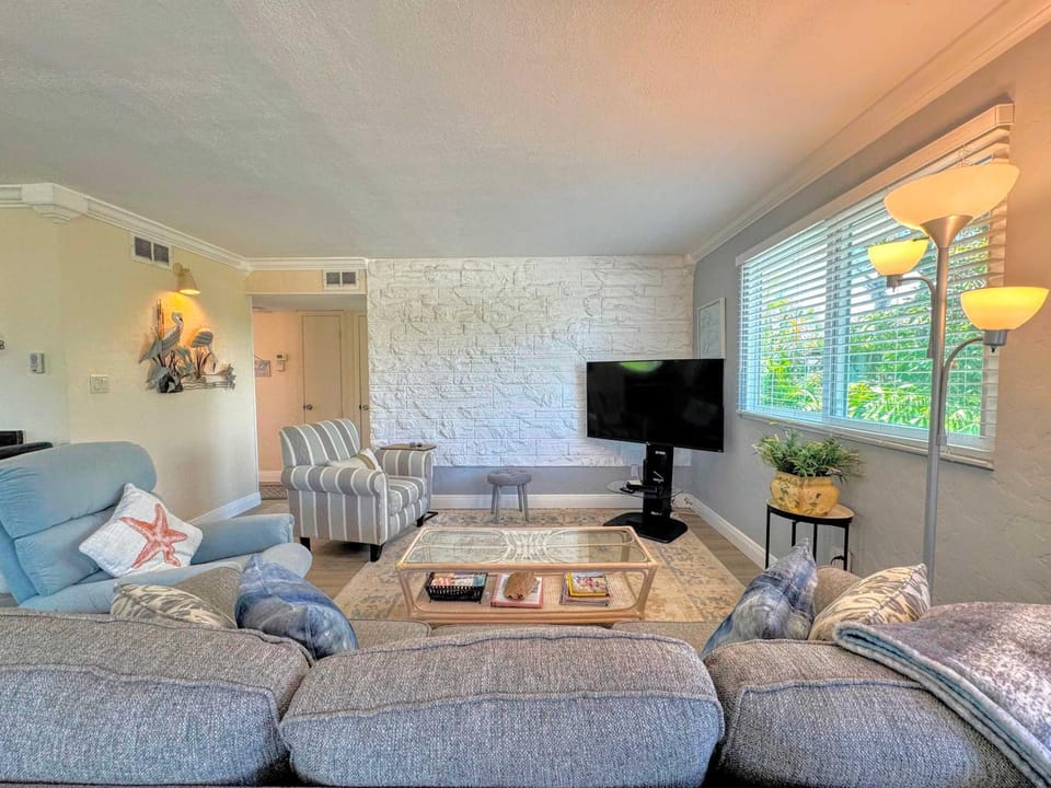 231 Dundee House in Estero Island