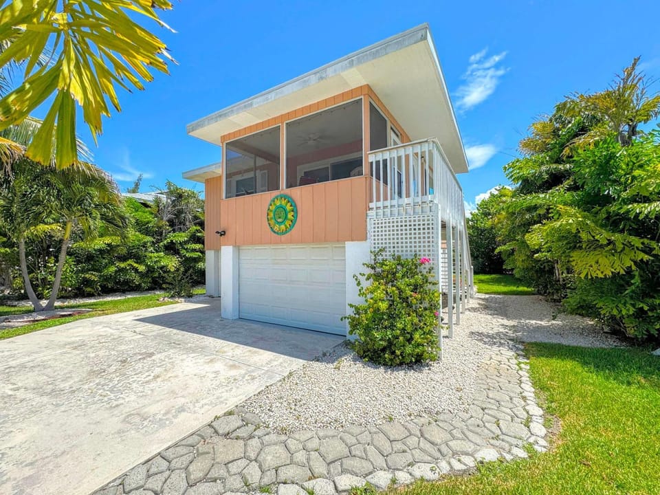 231 Dundee House in Estero Island