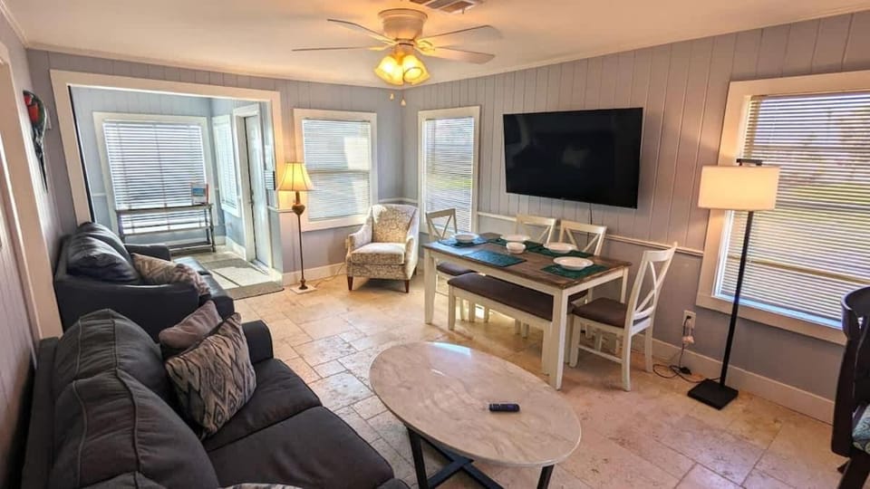 213 Ohio House in Estero Island