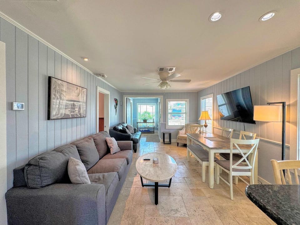 213 Ohio House in Estero Island