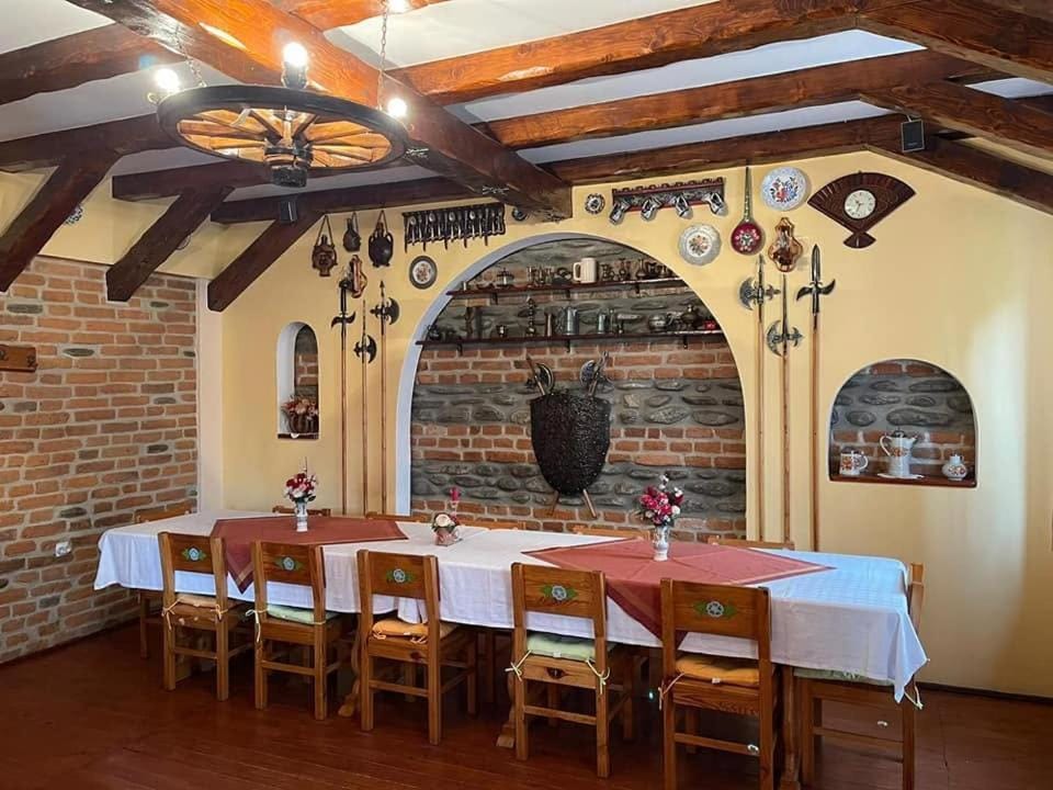 Pensiunea Dealu Morii Bed and Breakfast in Romania
