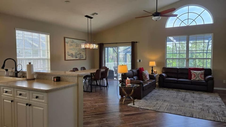 12208 Siesta Drive House in Lee County