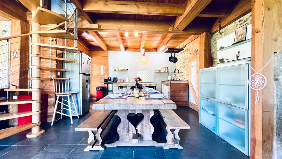 Coffee/tea facilities, stove, kitchen