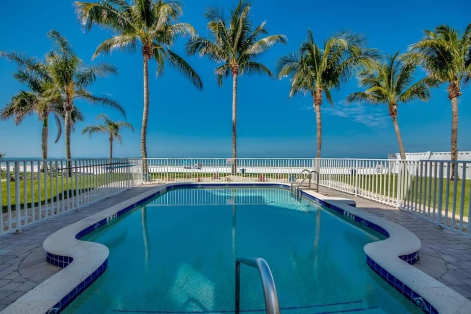 260 Key West House in Estero Island