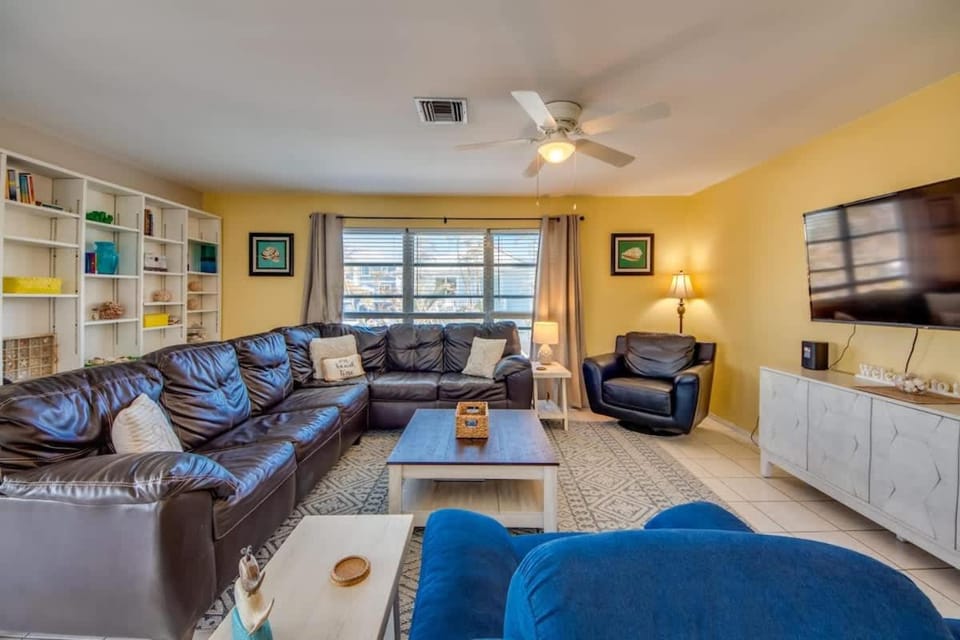 280 Ostego House in Estero Island