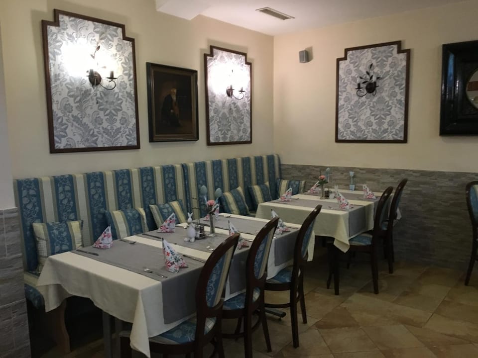 Restaurant/places to eat, On site