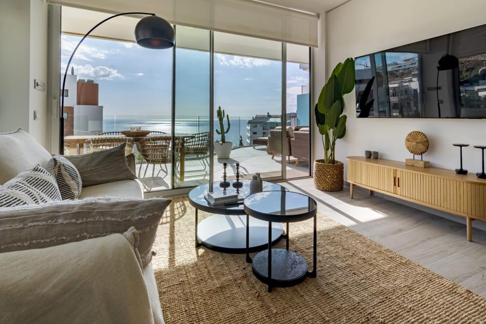TV and multimedia, Seating area, Sea view