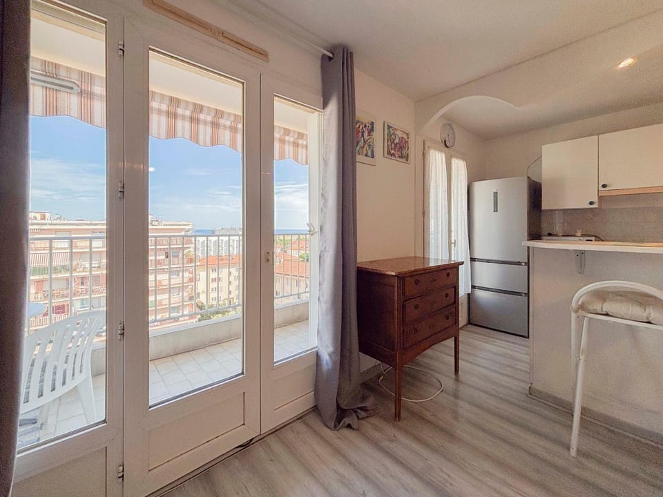 Dining area, Bedroom