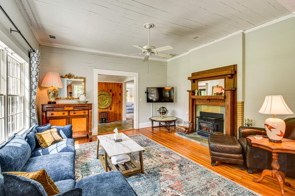 30 Acres & Pond: North Georgia Mtn Farmhouse House in Demorest