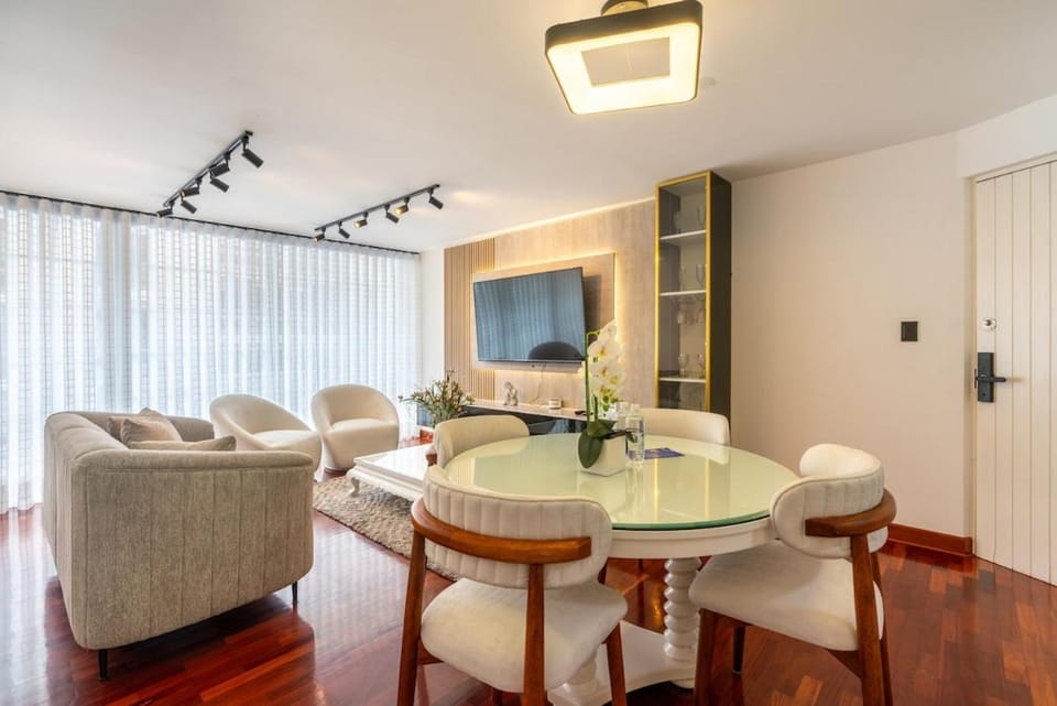 TV and multimedia, Living room, Dining area