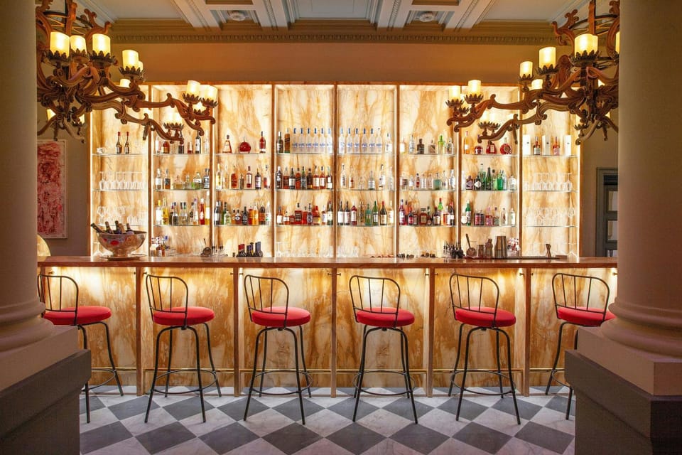 Lounge or bar