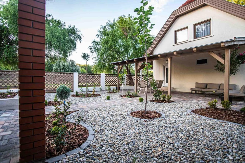 Garden, Garden view