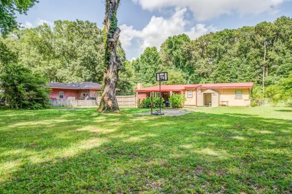 Property building, Spring, Day, Other