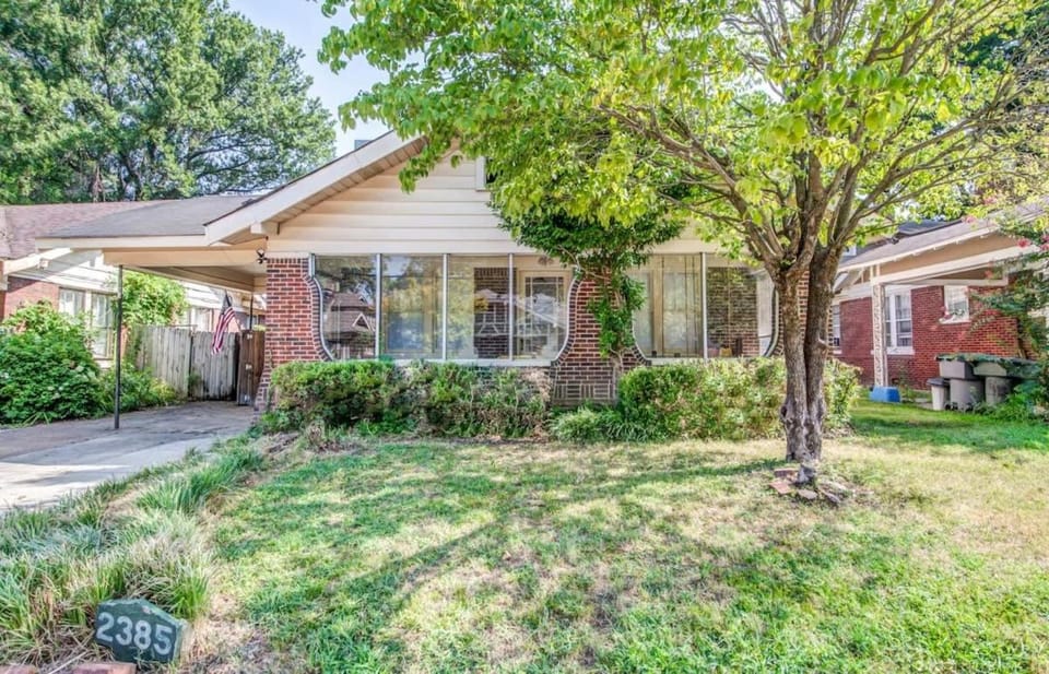 Property building, Spring, Day