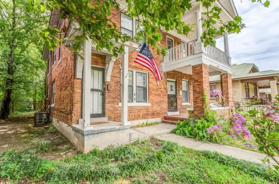 Property building, Day