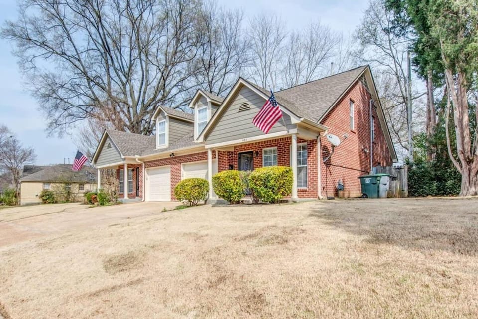 Property building, Spring, Day