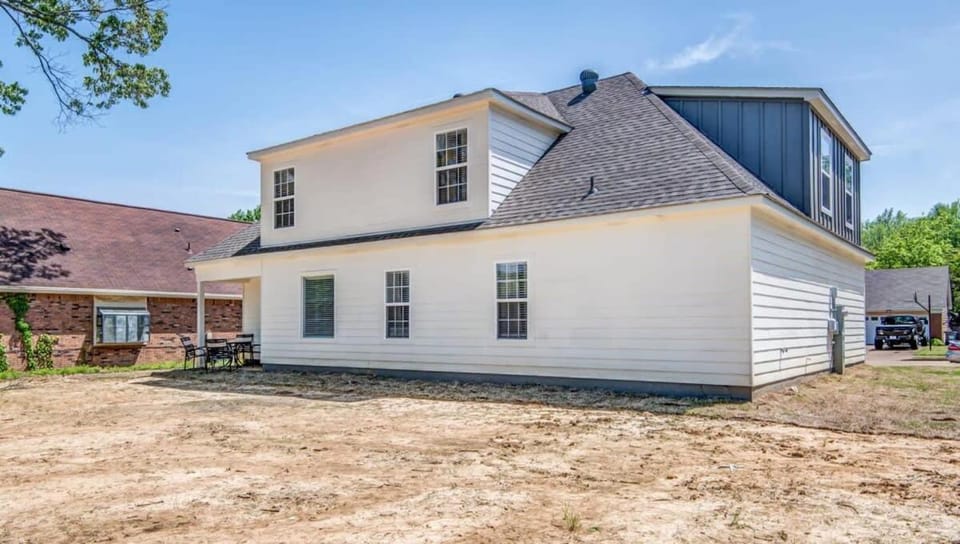 Property building, Day