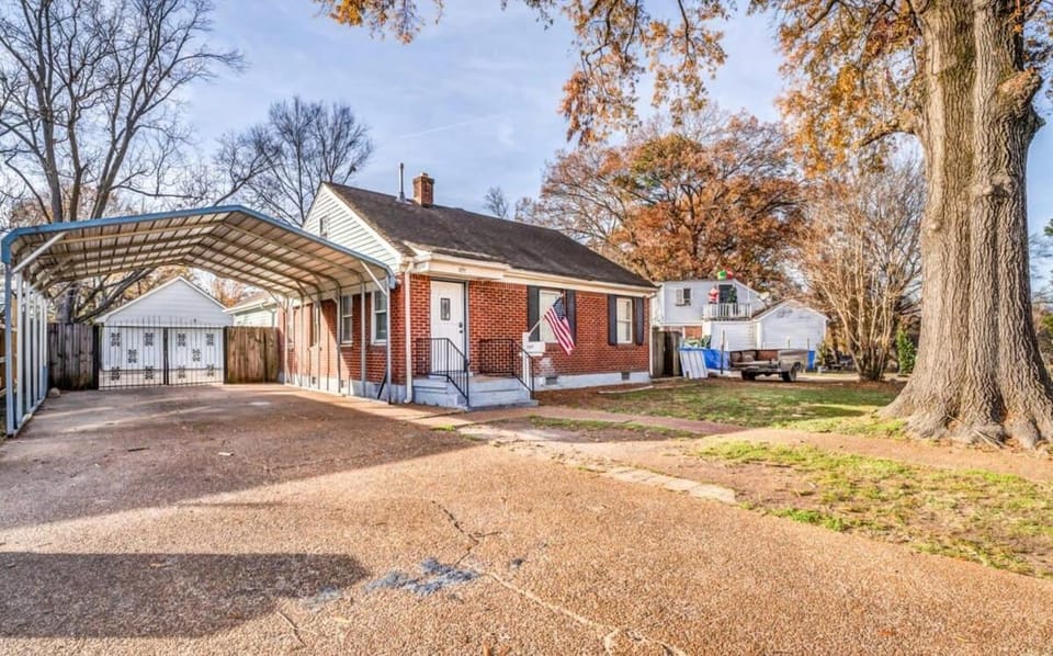 Property building, Spring, Day