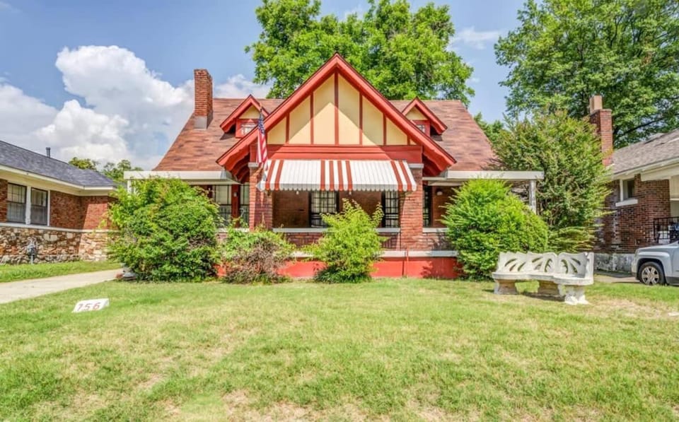 Property building, Day